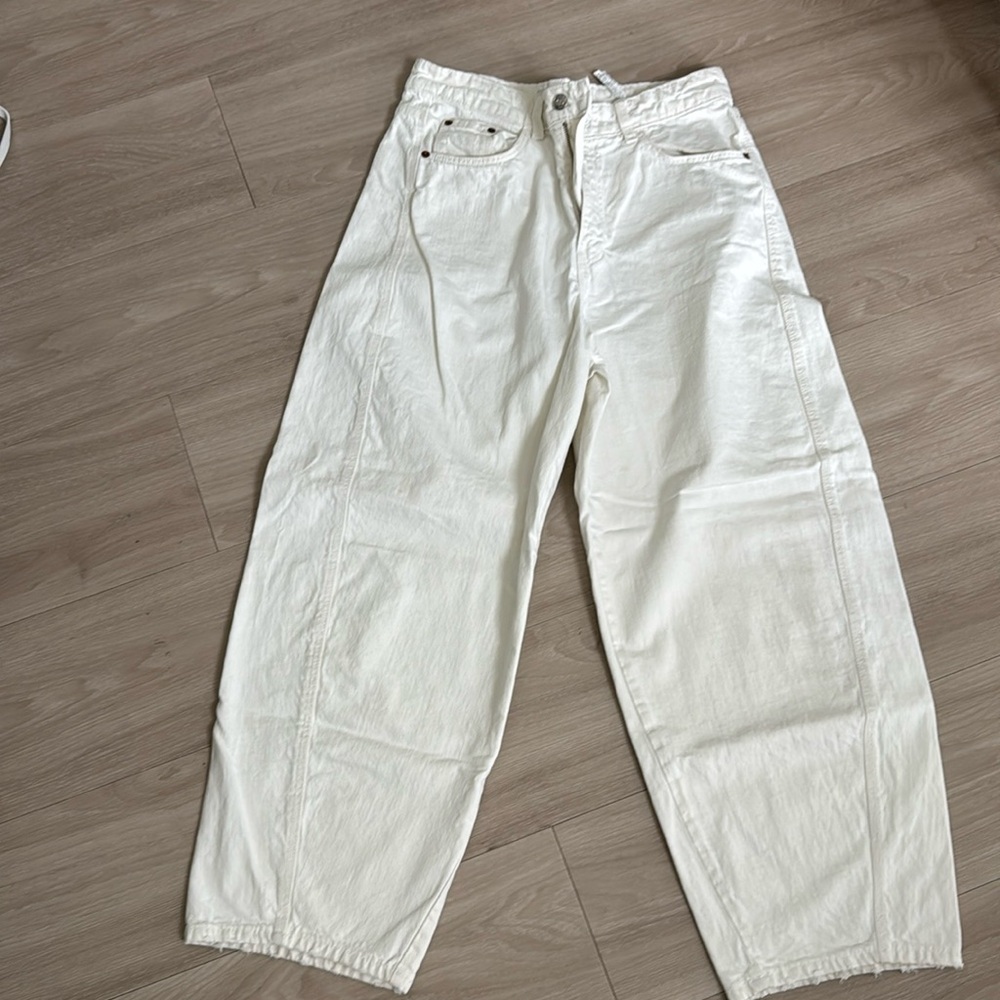 Zara barrel leg white jean